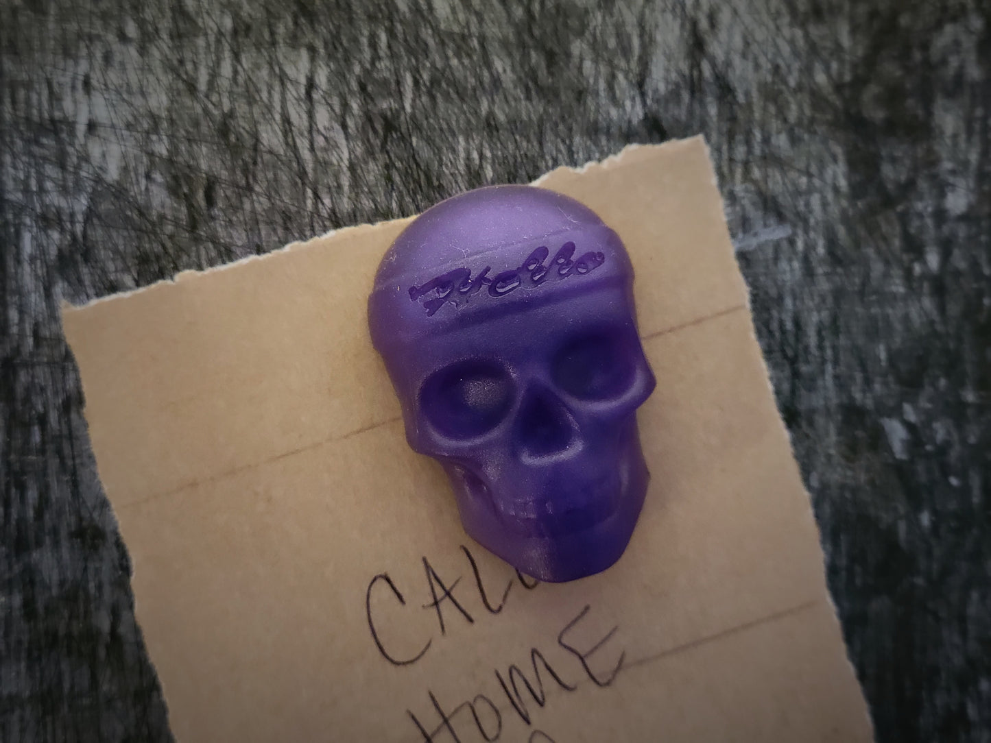 Skull Magnet in Purple