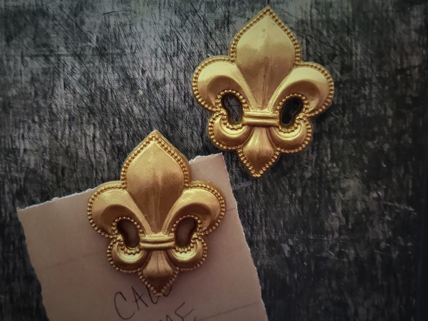 Fleur de Lis Magnet in Gold