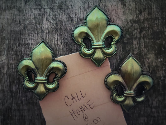 Fleur de Lis Magnet in Greenish Gold